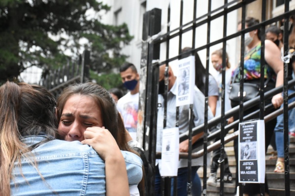 Condenaron a prisión domiciliaria a la madre de Mía Aguirre y a 45 años de cárcel al padrastro: pedirán la perpetua para ella