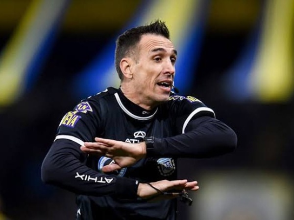 Pablo Dóvalo habló sobre la insólita tarde que vivió en el estadio del Lobo: "Ni les pregunté..."