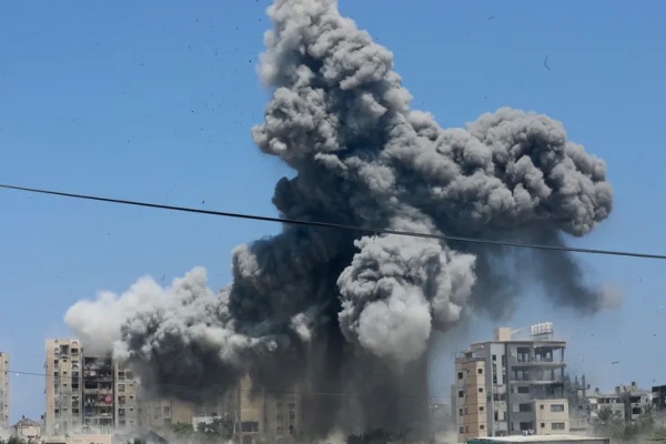 Intensificaron los bombardeos israelíes en Gaza y dejaron al menos 30 muertos