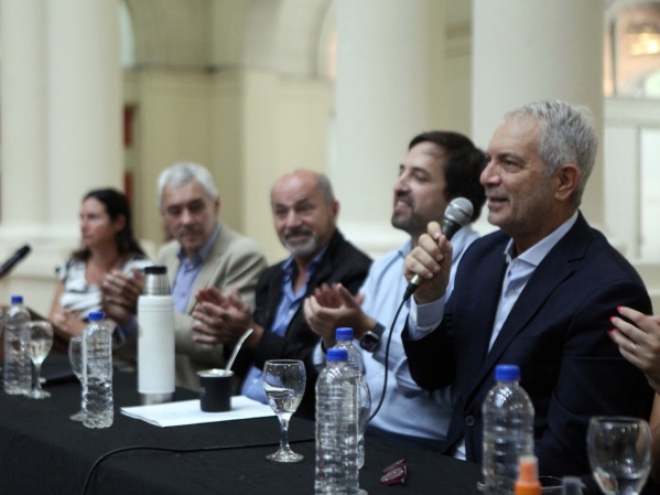 Alak, protagonista en el debate por Salud: "vamos a trabajar codo a codo para lograr objetivos que antes no se cumplían"