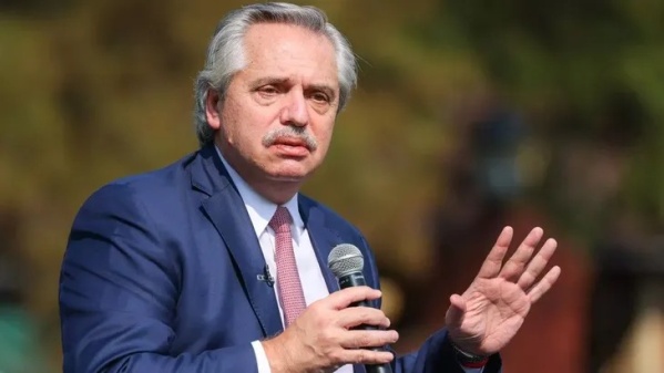 Alberto Fernández encabezó el inicio de obras en Ruta 3: "Estoy esperando que un juez llame a esos ladrones de guante blanco"