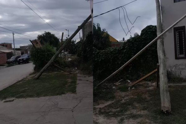 Vecinos de Villa Nueva advirtieron por un peligroso poste de luz a punto de caer