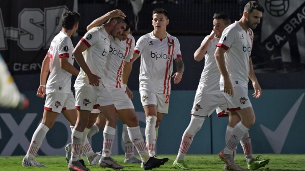 Estudiantes hizo historia en Brasil después de 13 años