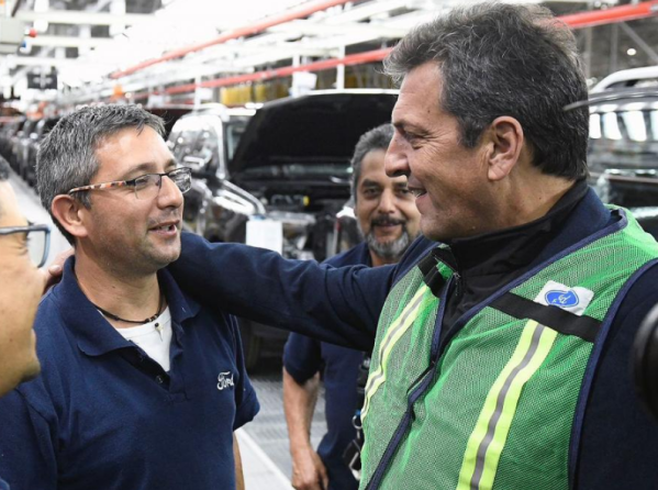 “Bajamos el Impuesto a las Ganancias sin prometerlo": Sergio Massa de visita en una planta automotriz de General Pacheco