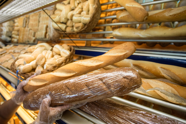 Advierten que la harina aumentó y el precio del hilo de pan podría llegar a $1400 en los próximos días