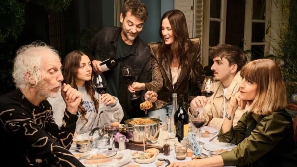 Olga estrena “Banquete” un nuevo formato entre parejas famosas