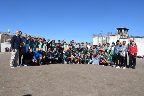 “Rompiendo tradiciones” la jornada de rugby inclusivo que combinó cultura, género y deporte en la Unidad 9 de La Plata
