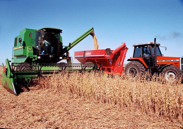 El Gobierno actualizó el monto de la ayuda económica para trabajadores del sector agrario: será de 64 mil pesos