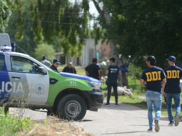 Misterio por el asesinato de un fletero en La Plata: le dispararon por la espalda y le quemaron la camioneta