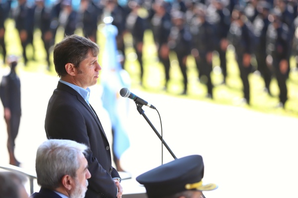 Kicillof, en la Escuela Vucetich: “Iniciamos una política de recuperación salarial con la mayor inversión de la historia"