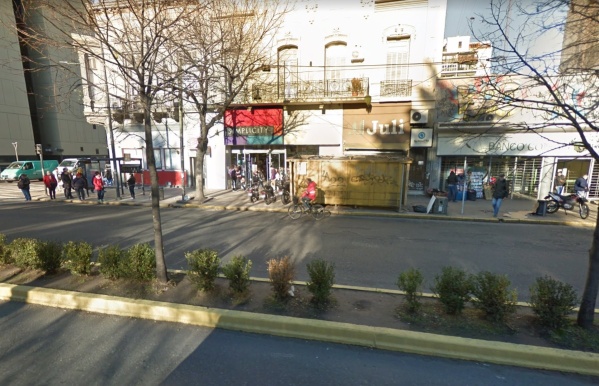 Un violento fue detenido en La Plata por golpear a su novia menor de edad en la calle