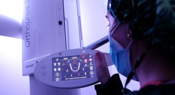 El Hospital Odontológico de la UNLP recibió un nuevo tomógrafo para ampliar su atención