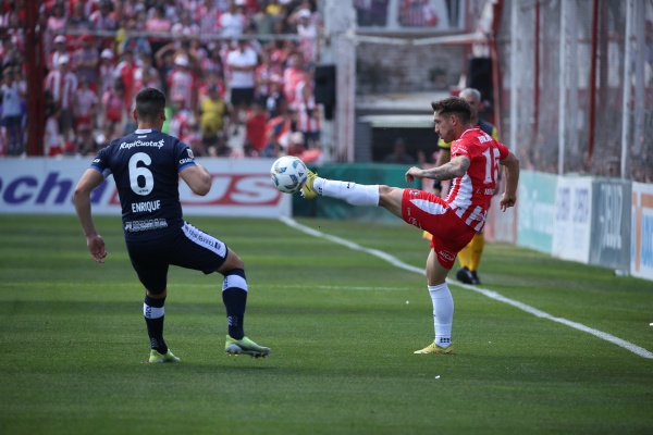 Gimnasia lo empató en la última con gol de Mammini y volvió vivo de Córdoba