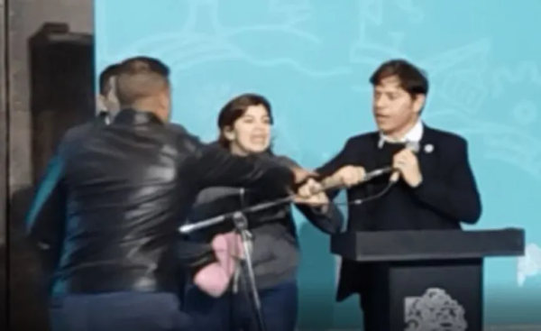 Gritar por gritar: la mujer que increpó al Gobernador Kicillof “nunca quiso decir su queja”