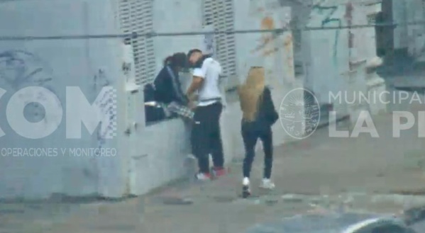 Detuvieron a un hombre por violencia de género en la vía pública