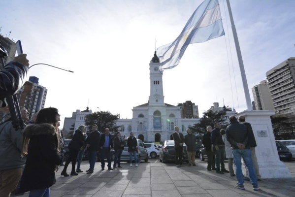 Se rindi&oacute; un homenaje a veteranos y H&eacute;roes de Malvinas