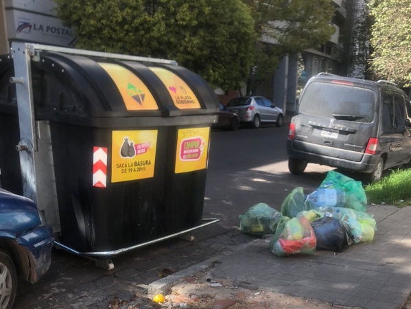 "Necesitamos que se lleven toda la basura": el reclamo de los vecinos de 5 y 44