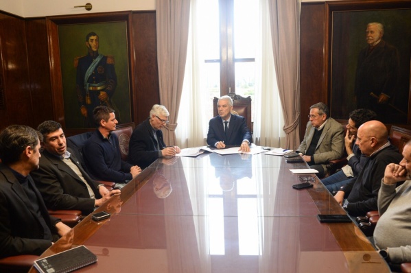 Recuperación y mantenimiento: impulsarán la mejora de los vehículos del Municipio de La Plata de la mano de la UNLP