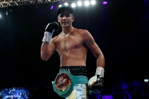 El boxeador platense Ezequiel Maderna se coronó campeón en el estadio de Wembley: es su primer triunfo fuera del país