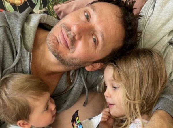 El tierno posteo de Benjamín Vicuña junto a sus hijos menores
