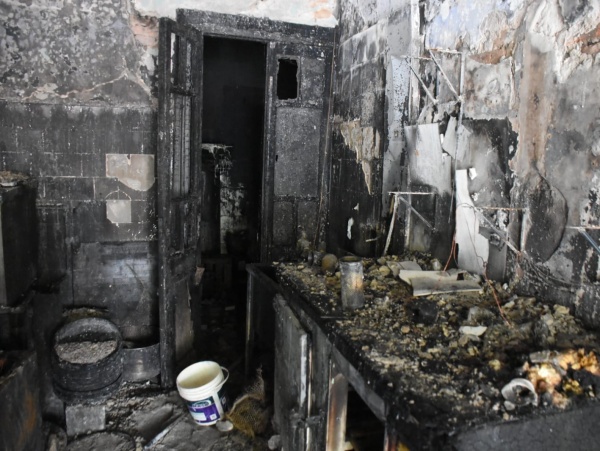 "Perdimos casi todo": los destrozos en la pizzería de La Plata arrasada por el fuego y la desazón del dueño