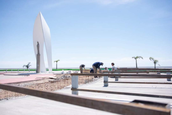 Avanzan las obras para la construcción de un nuevo espacio público en la rotonda Stella Maris de Ensenada