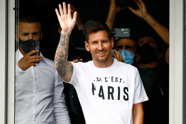 Messi llegó al Parque de los Príncipes, el estadio donde juega el PSG