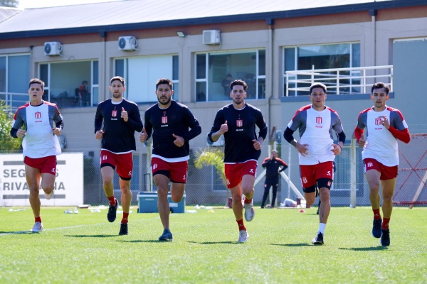 Lo que dejó la vuelta a los trabajos en Estudiantes: ¿A qué apunta Eduardo Domínguez en este receso?