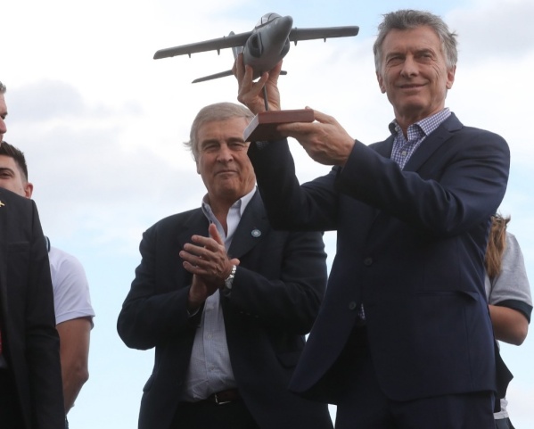 Macri gastó casi 14 millones de euros en aviones que no sirven