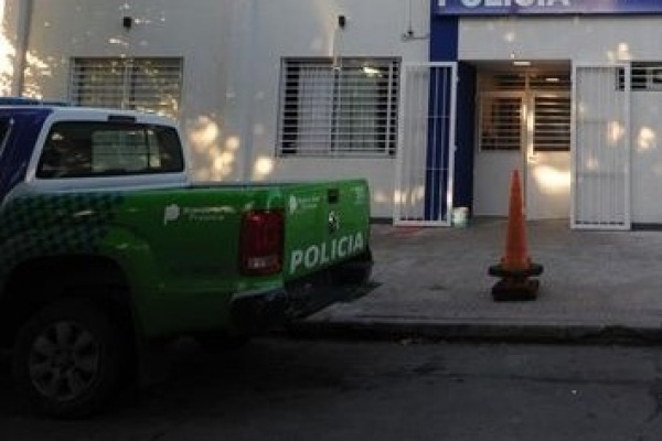 Detuvieron a un hombre en La Plata que conducía con la documentación del auto adulterada