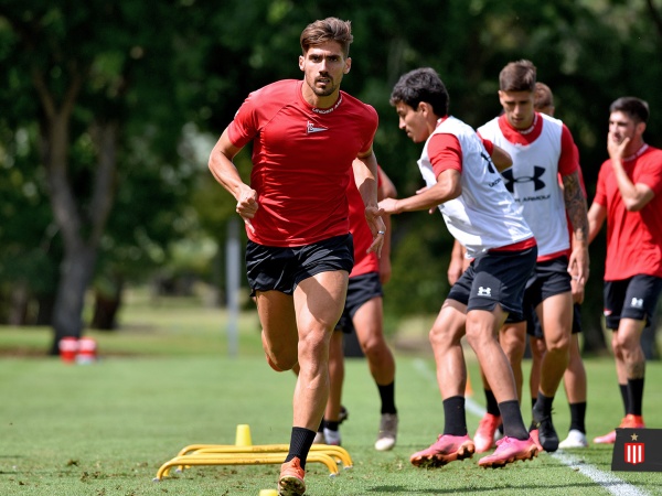 Estudiantes pone en marcha el año con un solo refuerzo y varias bajas