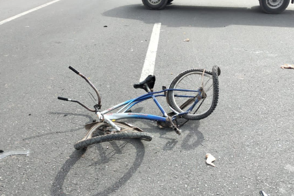 Nueva víctima vial en La Plata: una camioneta embistió y mató a un ciclista de 67 años que cruzaba la Ruta 2