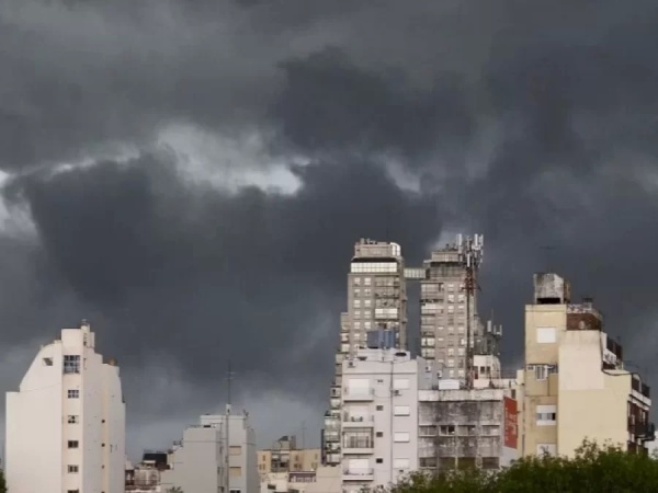 Rige una alerta amarilla por tormentas fuertes en La Plata