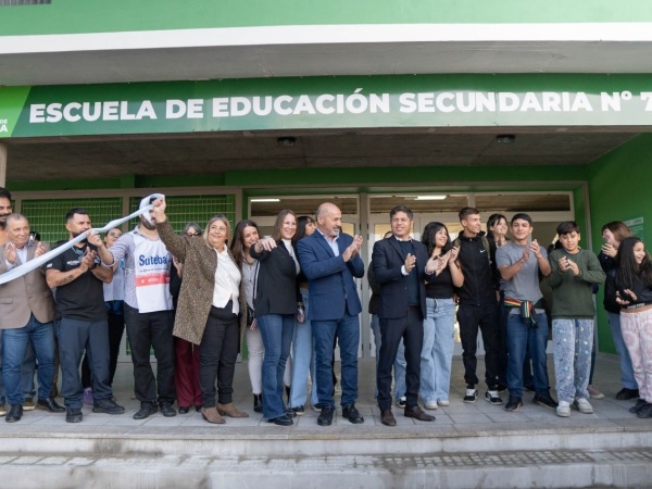 Con la presencia de Kicillof, se inauguró la Secundaria 7 de Ensenada, y Secco apuntó contra Nación por las obras paradas