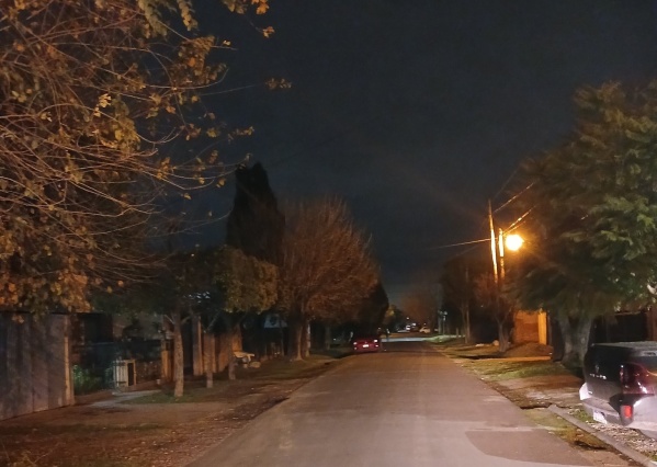 Vecinos de City Bell exigen que se coloquen nuevas luminarias