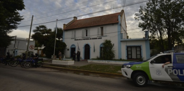Salt&oacute; un pared&oacute;n para robar una casa en City Bell y lo atraparon