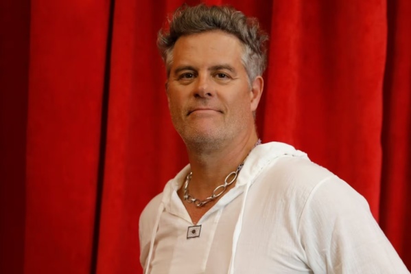 El baile de Mike Amigorena en el Cementerio de Chacarita que se viralizó en las redes