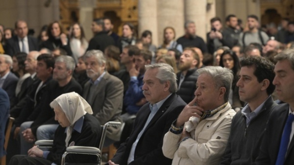 Alberto Fern&aacute;ndez particip&oacute; en Luj&aacute;n a la "Misa por la paz y la fraternidad"