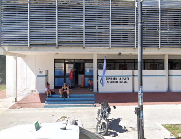 Tras un violento robo a una mujer en La Plata detuvieron a un menor armado con un cuchillo