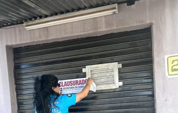 Un taller sin habilitación y con una moto robada fue clausurado en Berisso
