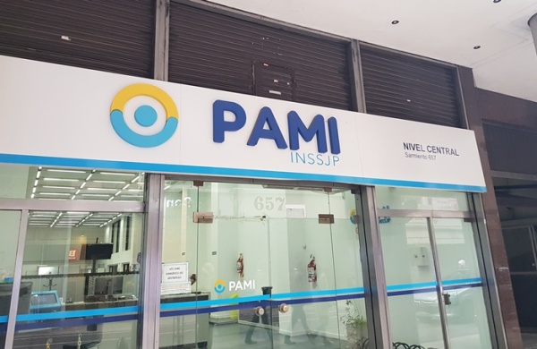 Denuncian sobreprecios millonarios por parte de PAMI en la compra de lentes intraoculares