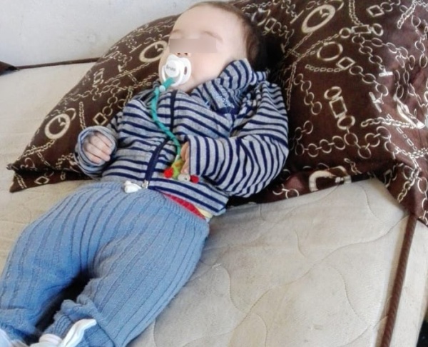 Duerme en el piso con su bebé y cocina en una estufa prestada en La Plata: “El día a día es durísimo”