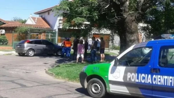 Hallaron restos óseos en una calle de Ensenada e iniciaron una investigación para determinar su origen