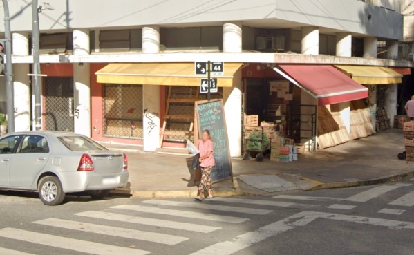 Hombre detenido tras por golpear a su pareja en un local de La Plata