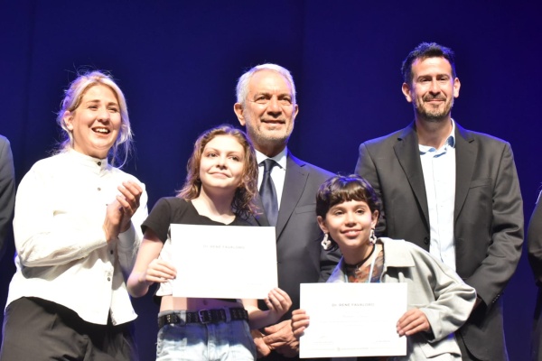 Alak distinguió a los estudiantes más destacados de 2023: "Queremos una gestión que tenga a la educación como prioridad"