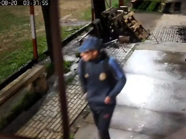 Robo en un club de Los Hornos: Se llevaron elementos de valor y golosinas destinadas al Día del Niño