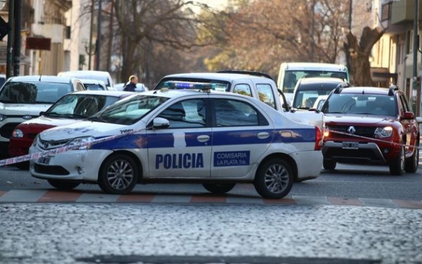 Detuvieron a dos hombres que molestaban e intentaban robar a los vecinos de Barrio Norte