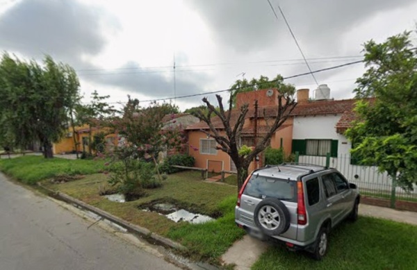 Una mujer amenazó a su tía con un cuchillo, le robó 98.000 pesos y quedó detenida en La Plata