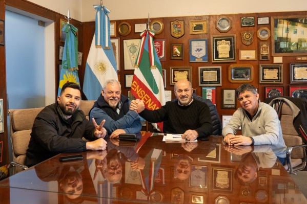 Mario Secco otorgó un aumento de hasta 120 mil pesos para los trabajadores municipales de Ensenada