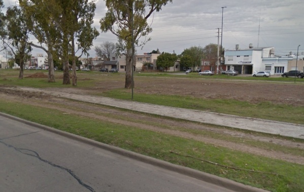 Vecinos exigen más luminarias en la rambla de 31